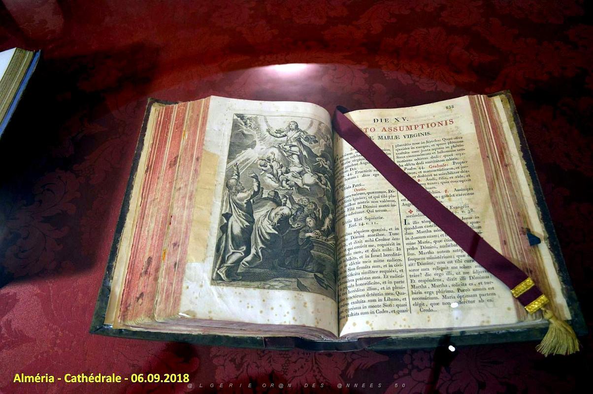 28 LA CATHEDRALE ET LE FORTERESSE DE L INCARNATION (119).JPG